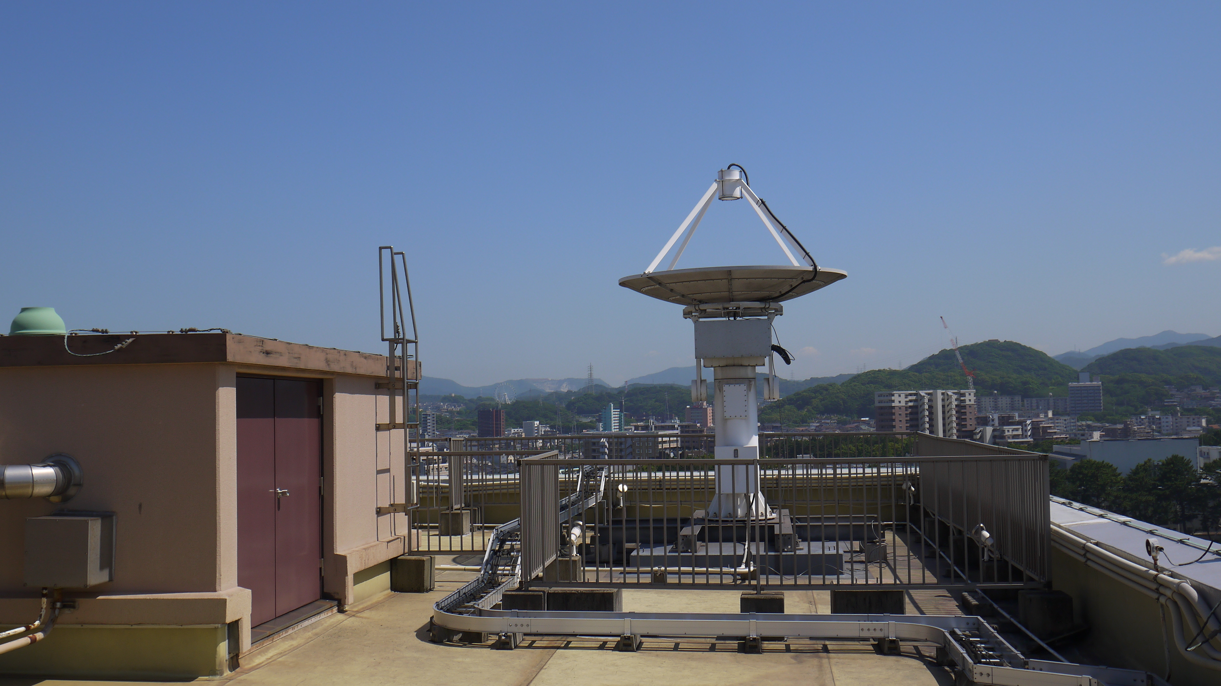 地上局アンテナ