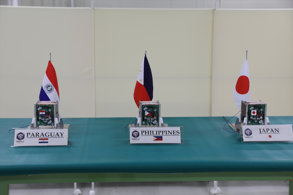 衛星フライトモデル