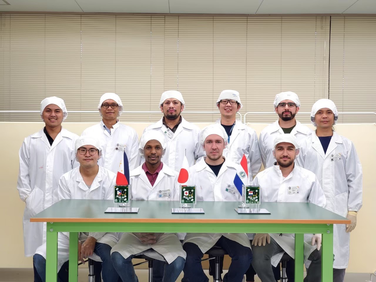 BIRDS4メンバー集合写真