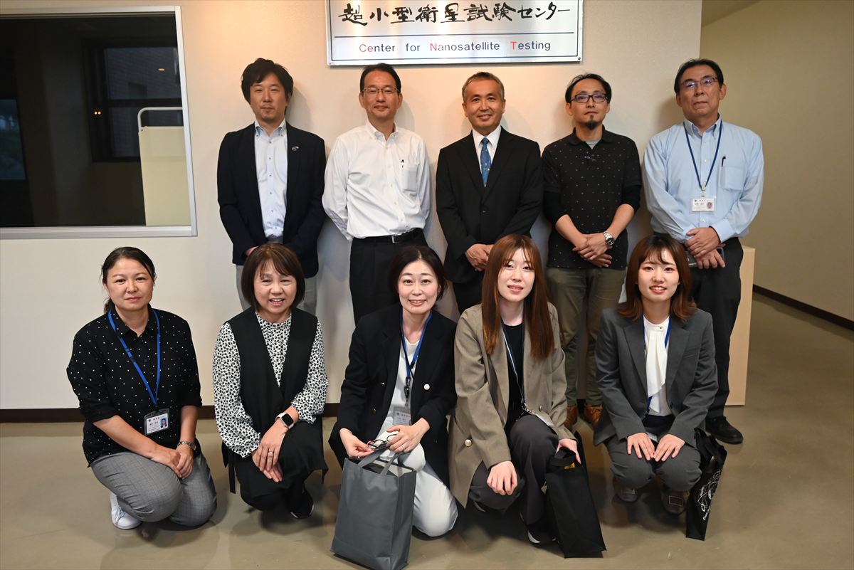 見学後の集合写真