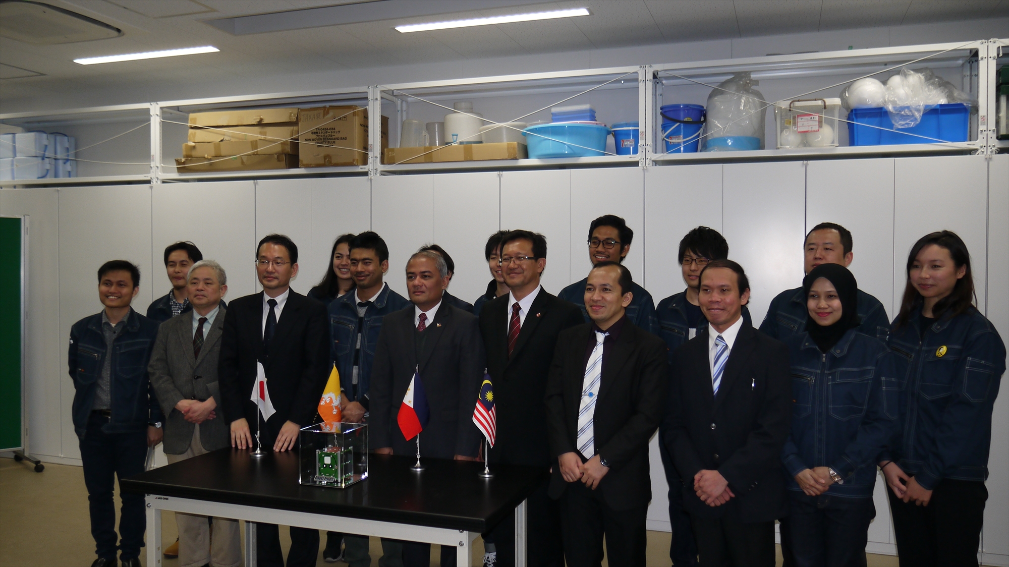 会見後のグループフォト